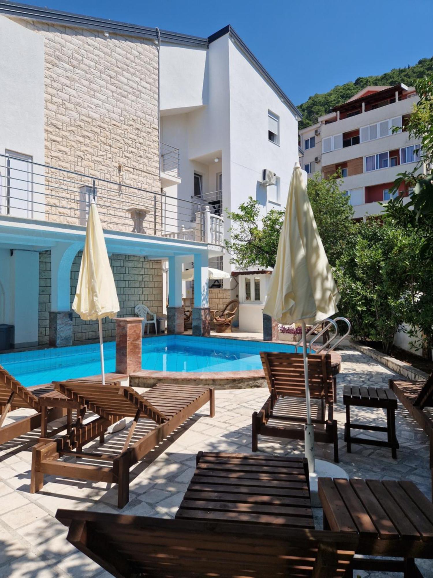 Villa Golf Budva Exteriör bild